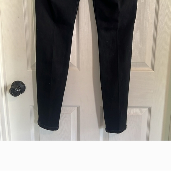 Cabi Skinny Jeans - Picture 5 of 5